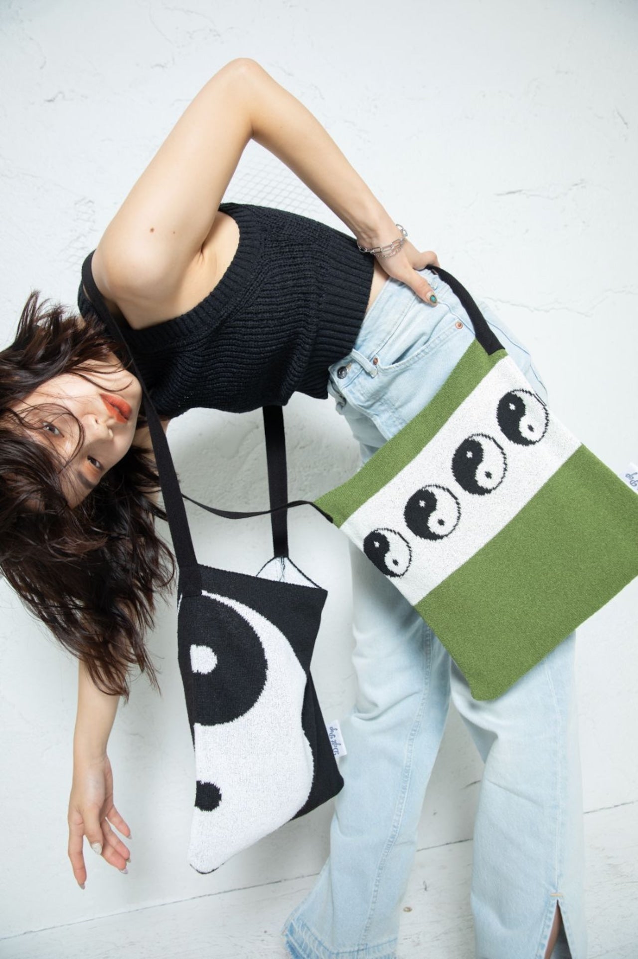 BIG YING YANG KNIT BAG