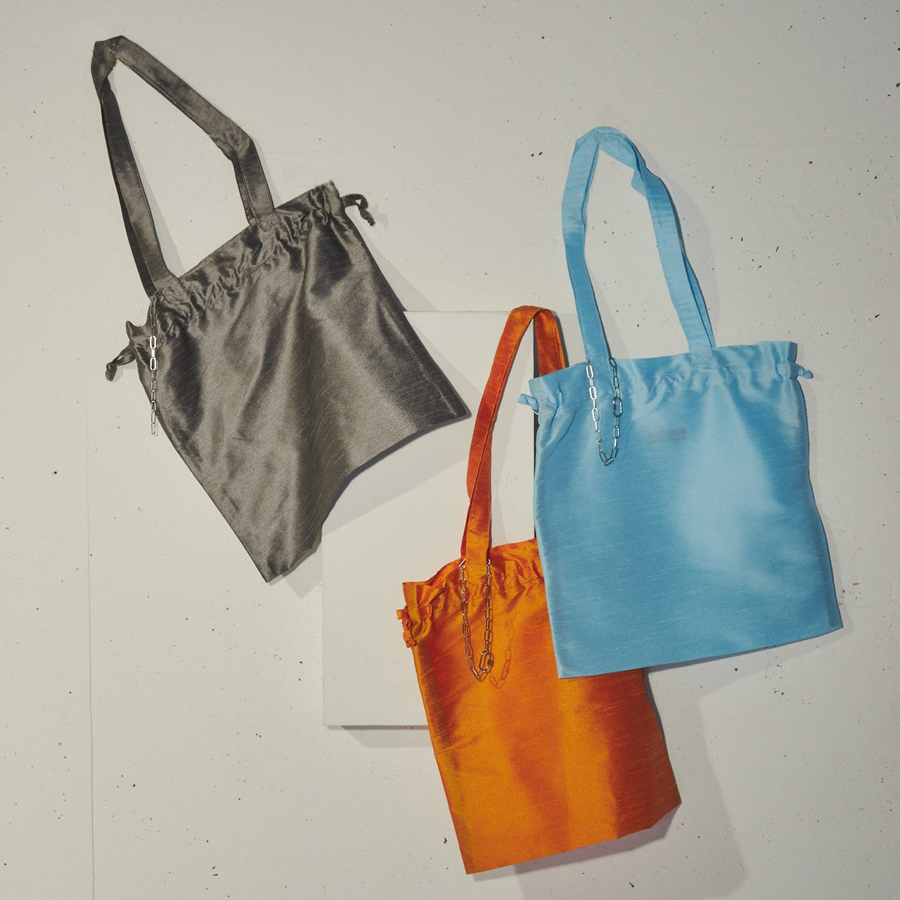 SHINY PUESE TOTE BAG（SAX BLUE）